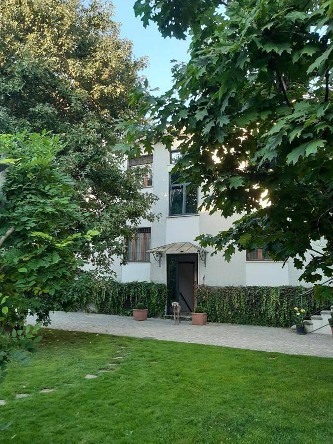 Location de vacances pour 2 personnes, avec balcon et jardin dans Carmagnole