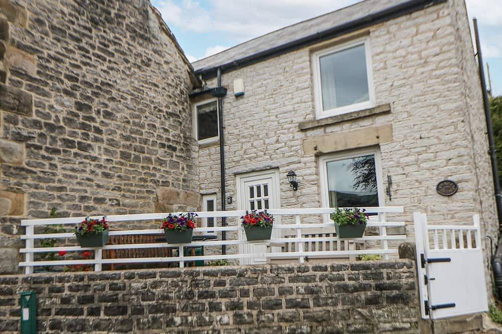 Bank Cottage, Bradwell in Bradwell (Derbyshire Dales), Derbyshire