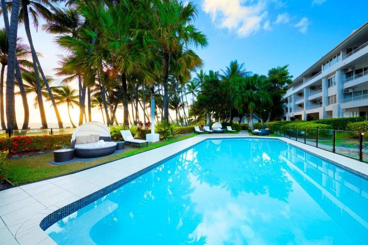 Holiday rental for 2 people, with view and pool as well as garden in Australia