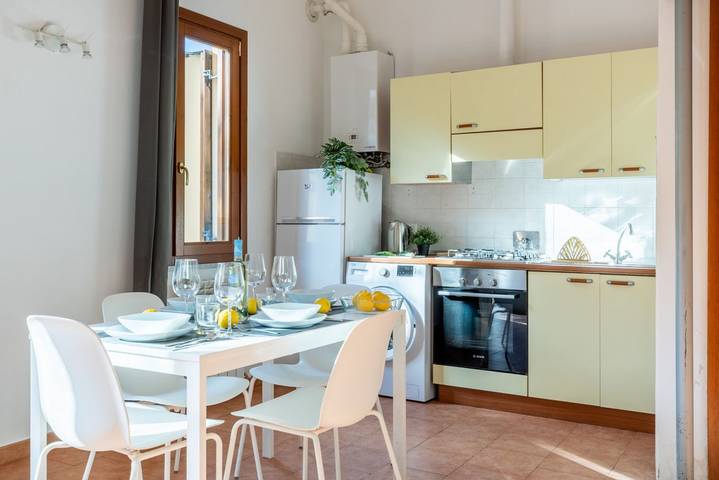 Appartamento intero, Four Shades of Pisa - Yellow Studio Apartment in Pisa, Riviera Toscana