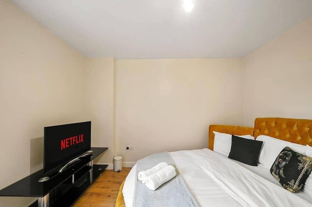 Entire apartment, New Luxury one bedroom apartment close to The Luton Mall, Luton Central Library. in Luton, Chiltern Hills