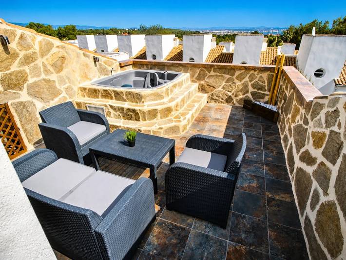 Villa pour 5 personnes, avec Balcon et Terrasse ainsi que Jacuzzi et Jardin à Salou - 3