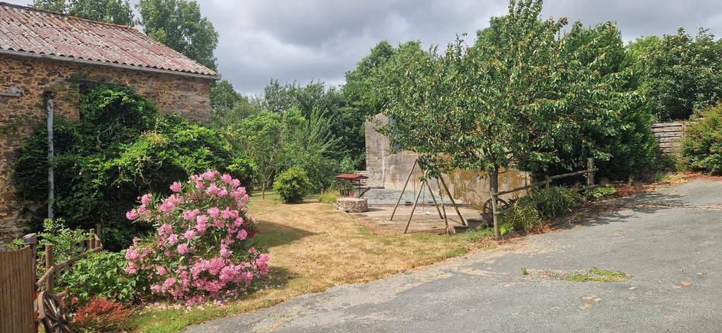 Location de vacances pour 6 personnes, avec jardin à Montournais - 3