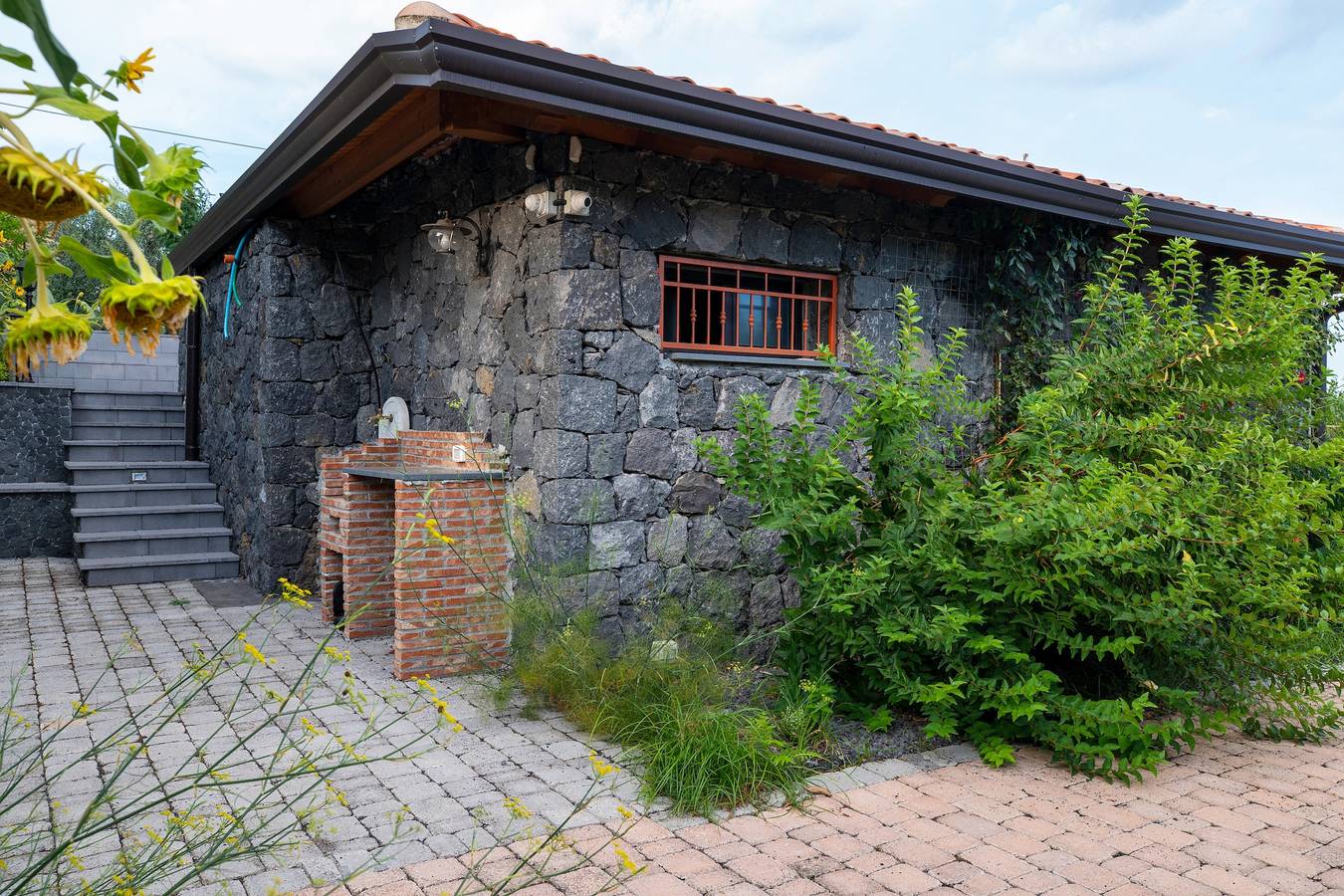 Maison de Vacances Casetta delle Rose avec A/C et Wi-Fi in Viagrande, Etna