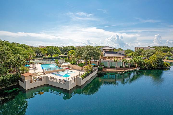 Entire apartment, Ocean View at Island Club in Folly Field, Port Royal Plantation