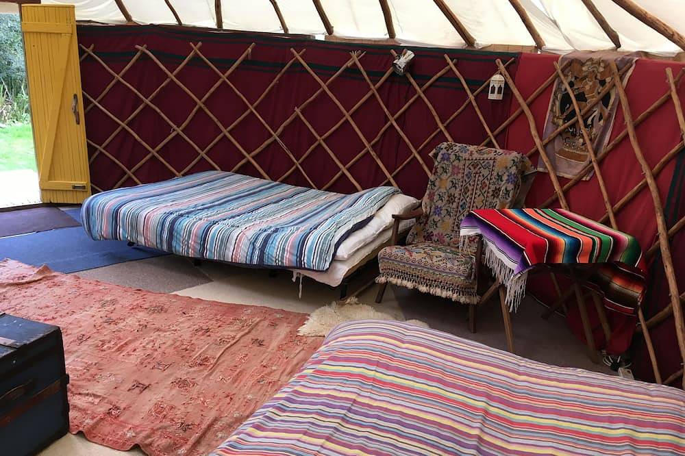 Eco Glamping immersed in nature, ideal for family holidays andromantic getaways! in Inch, County Cork