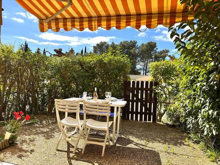 Appartement de vacances pour 4 personnes, avec piscine et terrasse à La Londe-les-Maures