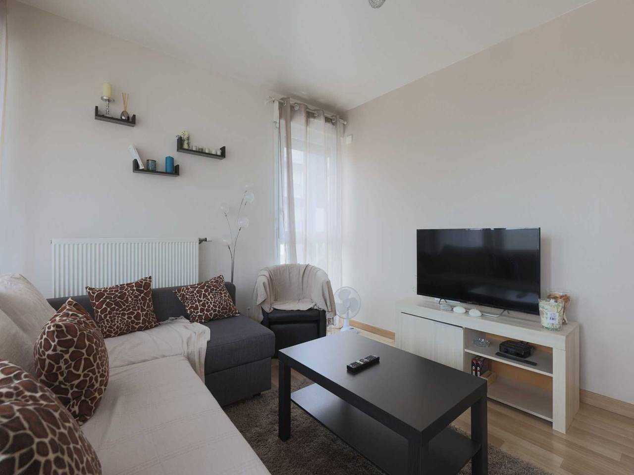 Appartement entier, Appartement climatisé 2 chambres/6 personnes - Stouen/Grand Parc in Saint-Ouen, Seine-Saint-Denis