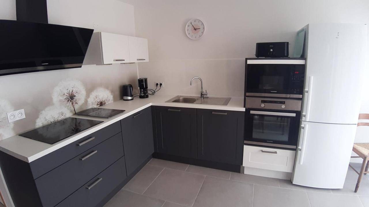 Appartement entier, Gîte de St Ladre "L'Atelier", proche Parc des Expos Villepinte Neuf in Othis, Seine-et-Marne