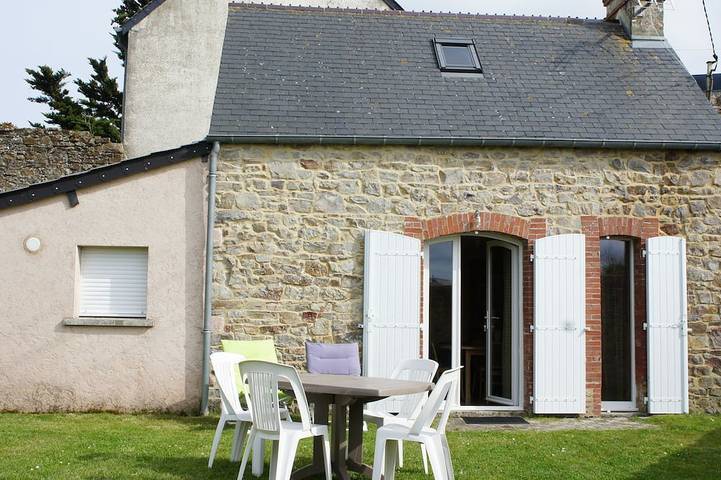 Gîte pour 4 personnes, avec Jardin à Quinéville