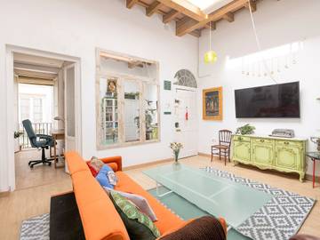 Vacation Rental for 6 Guests in Cadiz Old Town, Cádiz, Picture 2
