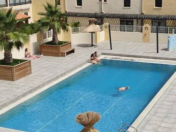 Hütte für 4 Personen, mit Terrasse und Pool in Gruissan (Ville)