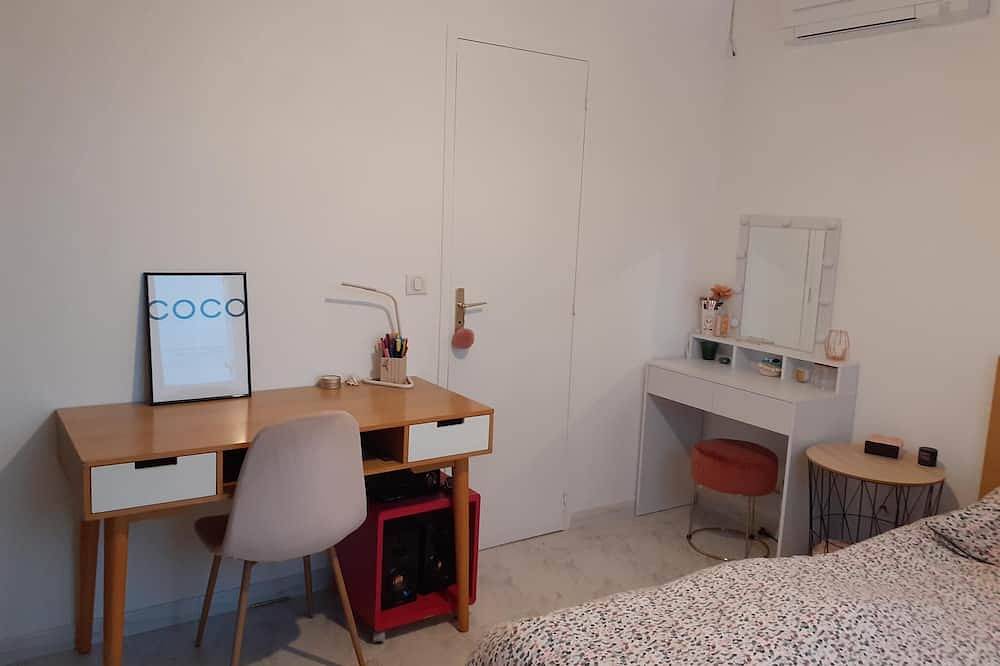 120 m2 house with swimming pool in the heart of Provence between Aix and Salon in Coudoux, Region de Aix-en-Provence