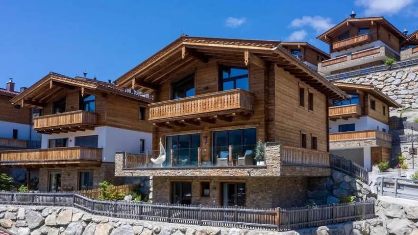 Ferienhaus für 10 Personen, mit Sauna und Pool sowie Balkon