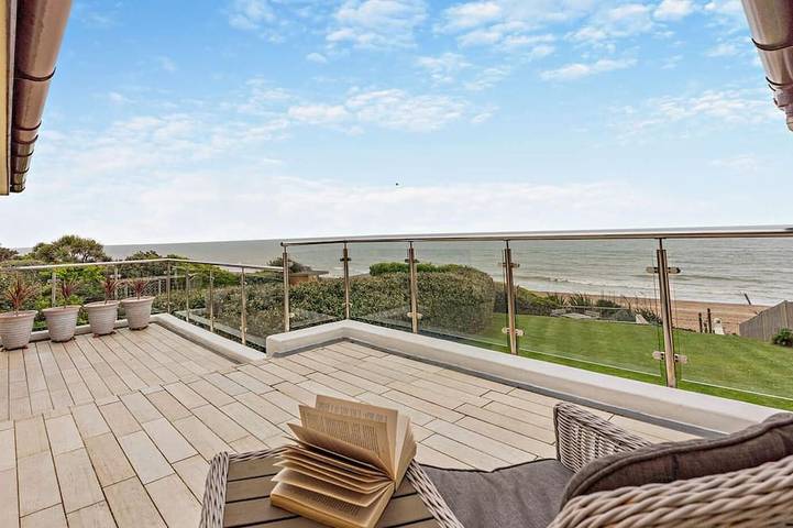 Cottage for 9 people, with Hot tub and Garden in Bexhill