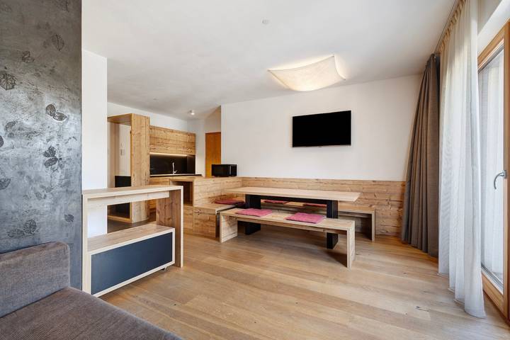 Ganze Wohnung, Ferienwohnung 'Villa Kriendl Nr 2 Hochalm ' mit Bergblick, Gemeinschaftsgarten und Wlan in Mitterolang, Olang