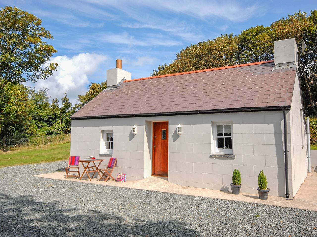 Log Cabin for 2 People in Pembrokeshire, South-Wales