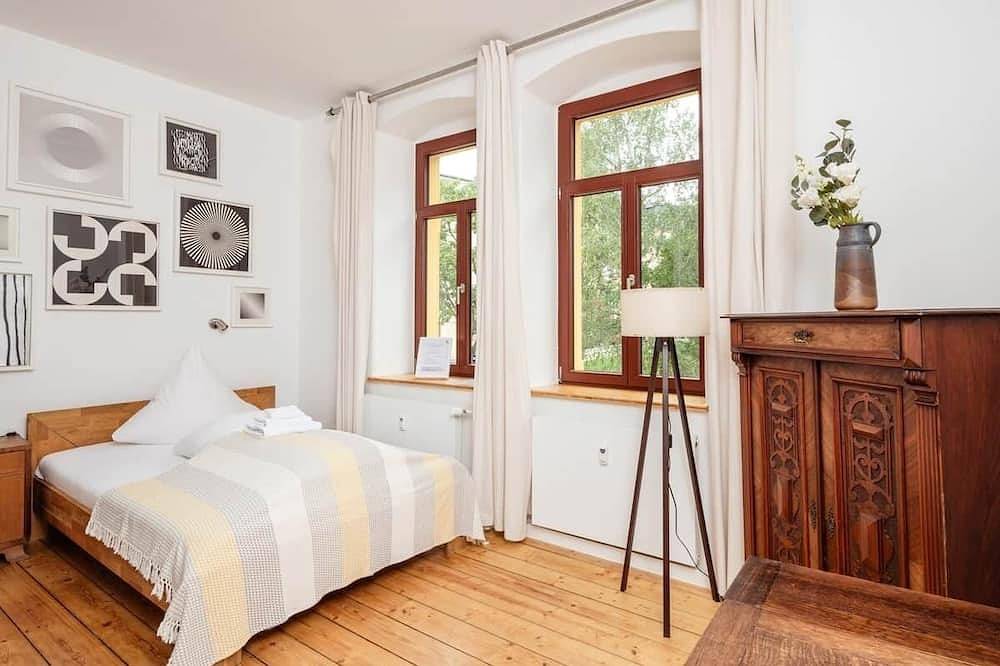 Künstlerzimmer 1.4 - das Abstrakte mit Badewanne in Gera, Ostthüringen