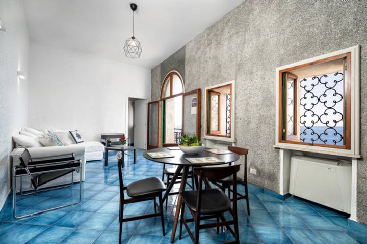 Entire apartment, Holiday apartment for 4 people with balcony/terrace in Spiaggia Acquachiara, Maiori