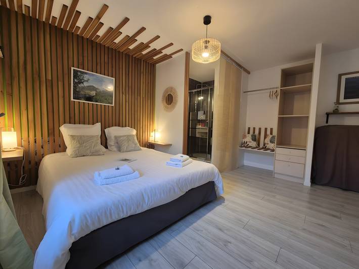 Chambre d’hôte pour 3 personnes, avec jardin, animaux acceptés à Riols