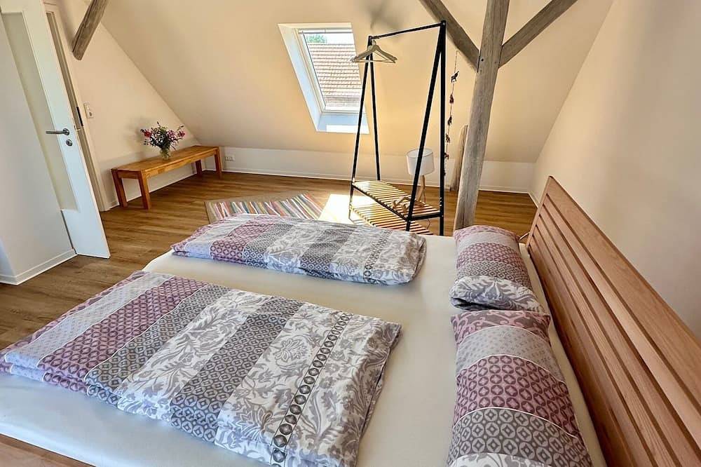 Ganze Wohnung, Große Ferienwohnung in Mecklenburg nahe Naturschutzgebiet, Badesee und Ostsee in Langen Brütz, Ludwigslust-Parchim