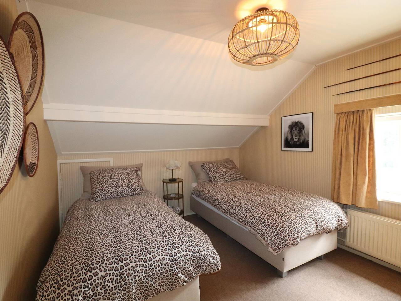 Villa in Ommen met privévijver in Hardenberg, Regio Zwolle