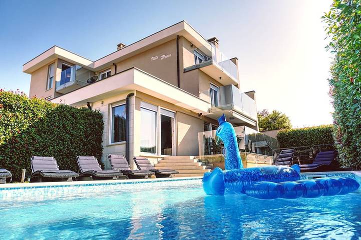 Villa für 12 Personen, mit Balkon und Garten - 1
