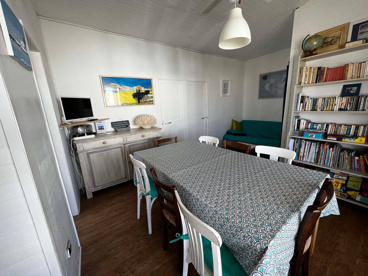Chalet cómodo para 9 personas, cerca de la playa, con terraza y parking in Gruissan (Ville), Gruissan