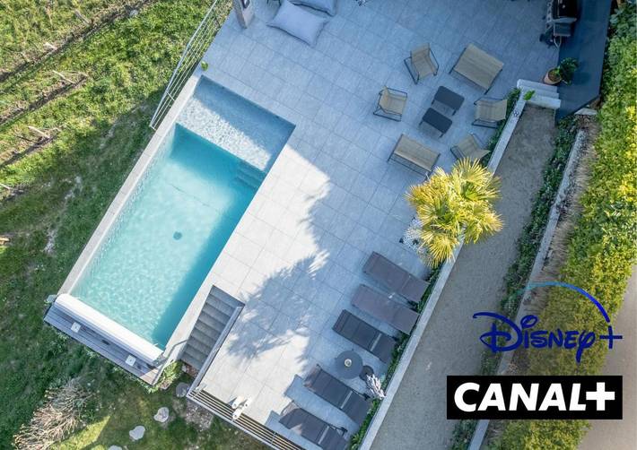 Location de vacances pour 8 personnes, avec Jacuzzi et Terrasse ainsi que Jardin et Piscine à Apremont (Savoie)