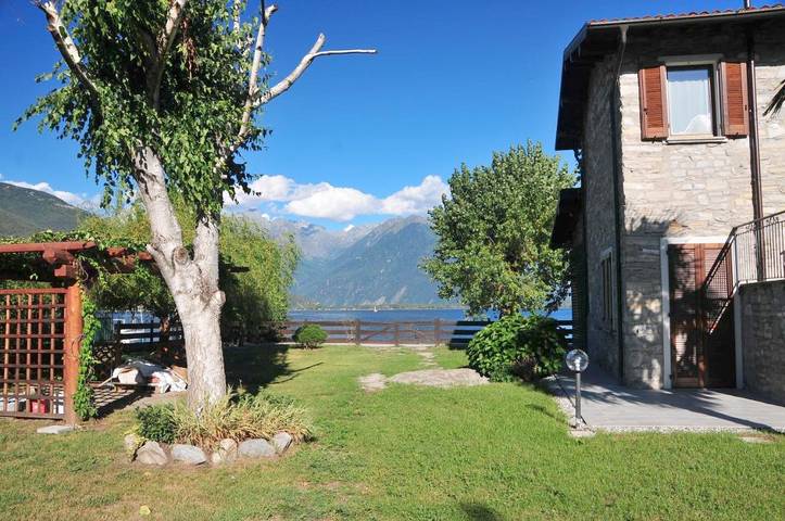 Gîte pour 2 personnes, avec sauna et piscine ainsi que jacuzzi et jardin à Domaso - 4