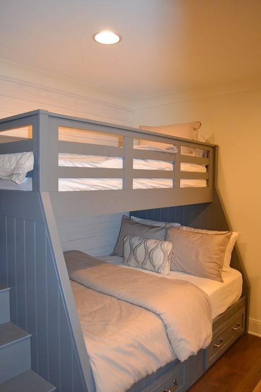 On Lake Tuscaloosa with Covered Dock - 3 King beds 3 1/2 bath Plus Bunk Room in Tuscaloosa, Tuscaloosa County