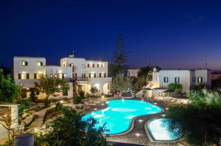 Appart’hôtel pour 2 personnes, avec piscine ainsi que vue et jardin, adapté aux familles