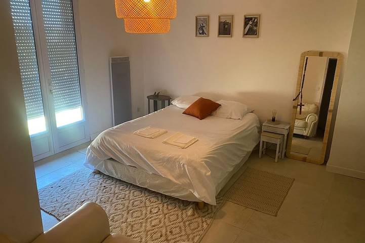 Location de vacances pour 8 personnes, avec jardin et balcon, animaux acceptés à Fourques - 2