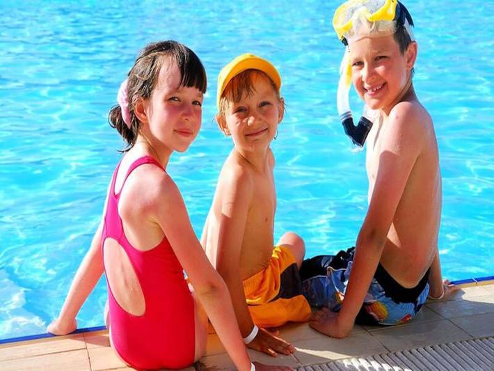 Ferienwohnung für 6 Personen, mit Sauna und Balkon sowie Kinderpool und Pool, kinderfreundlich