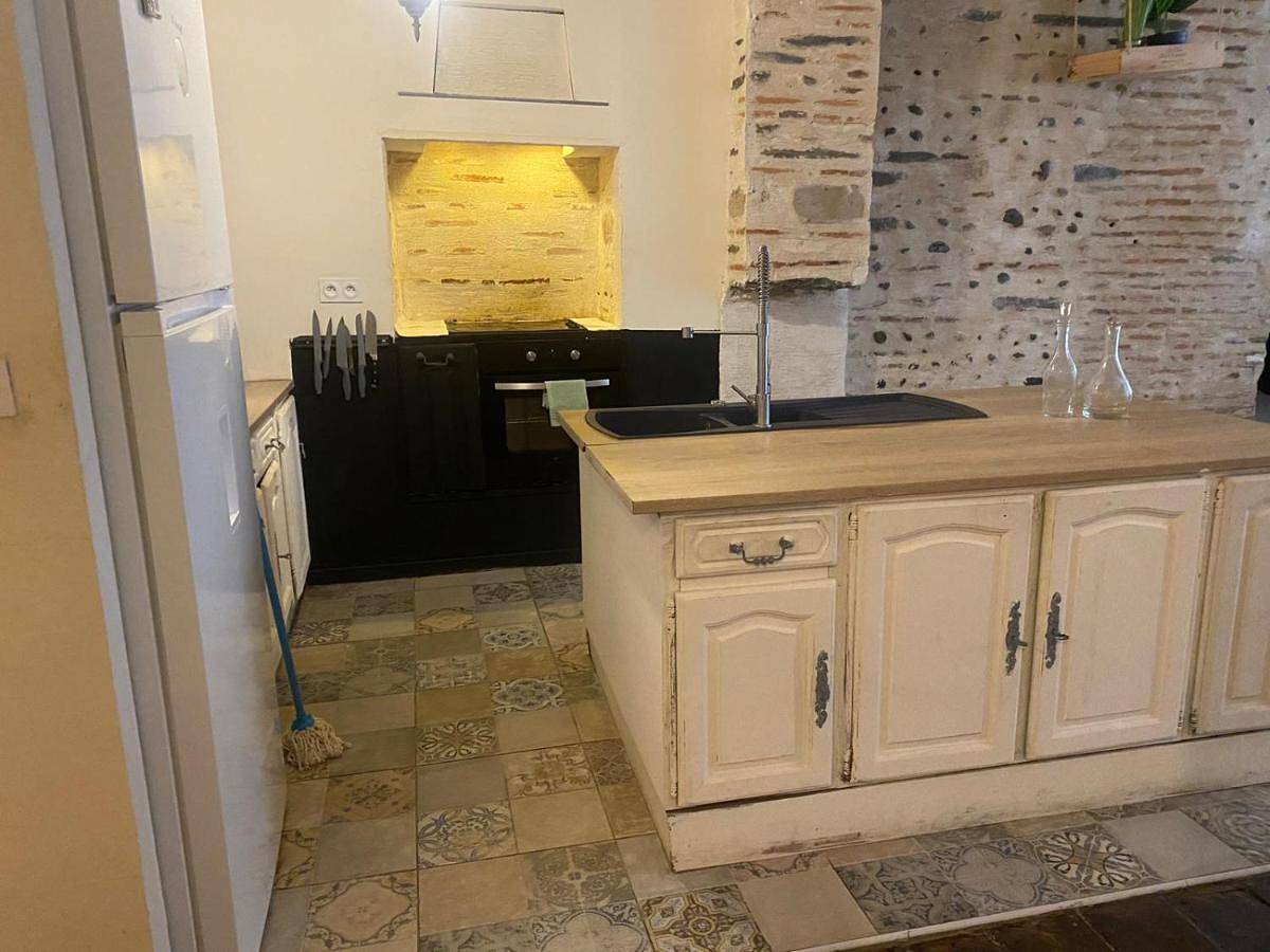 Appartement entier, One-Bedroom Apartment in Pau, Béarn