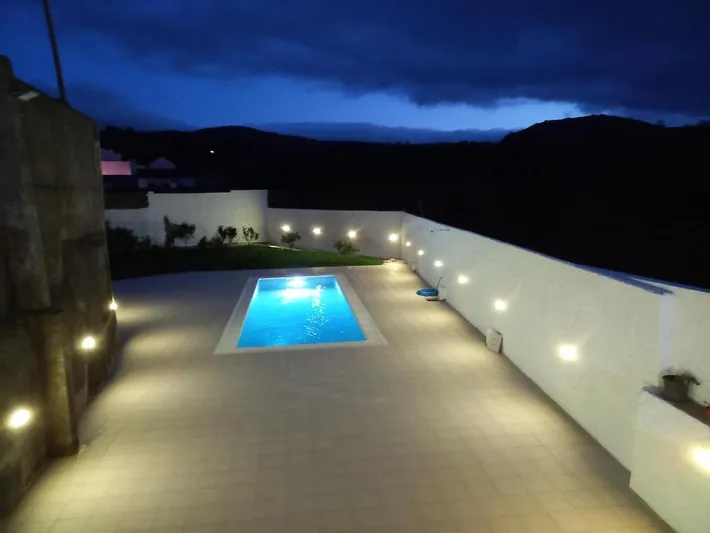 Gästehaus für 3 Personen, mit Ausblick und Pool sowie Garten - 1