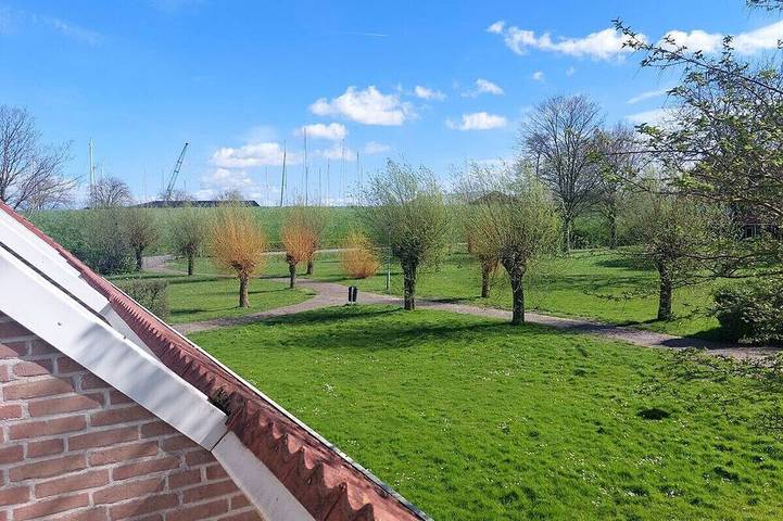 Ferienwohnung für 6 Personen, mit Balkon und Garten sowie Pool in Bruinisse
