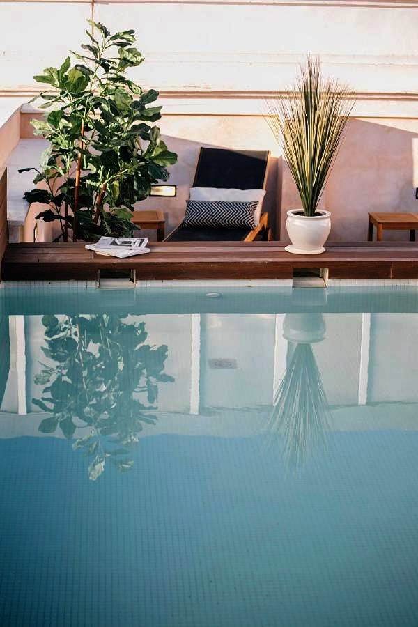Apartamento de férias para 3 pessoas, com piscina e terraço e ainda vista, adaptado a crianças em Sevilha