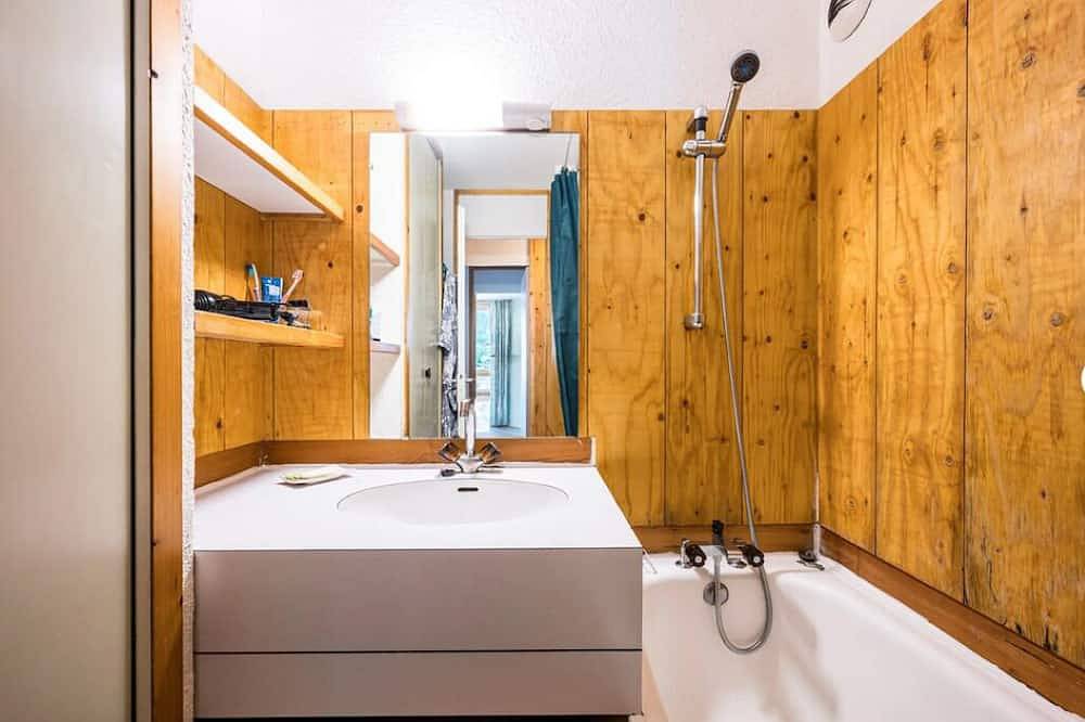 Ganze Wohnung, Apartment, les Avanchers Valmorel, sleeps 6. in Valmorel, Les Avanchers-Valmorel