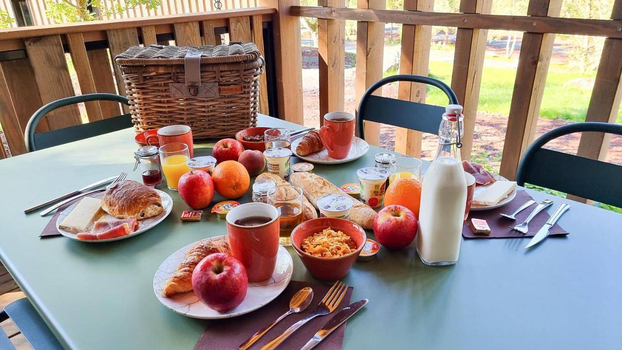 Double Room - Disability Access in Saint-Ours, Parc naturel régional des Volcans d'Auvergne