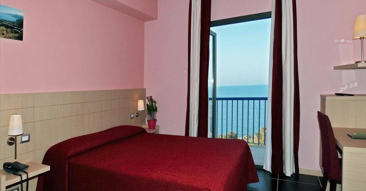 Apartment - Ground Floor in Praja naturista Rocca Palumma, Tusa