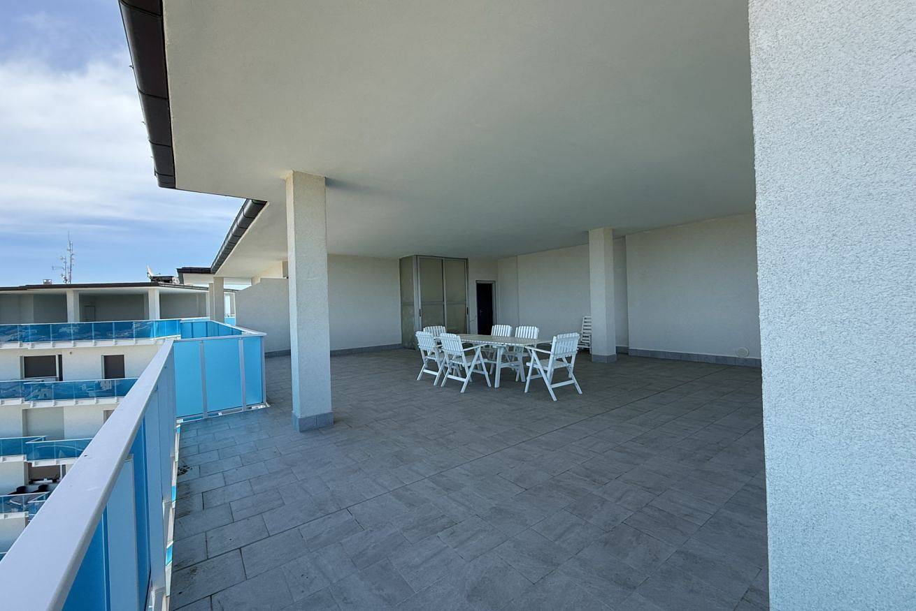 Ganze Wohnung, Ferienwohnung für 5 Personen mit Balkon/Terrasse in Porto Recanati, Adriaküste Marken