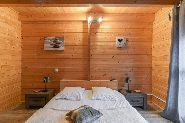 Gîte pour 10 personnes, avec jardin et terrasse ainsi que jacuzzi et piscine, animaux acceptés à Orlu - 3