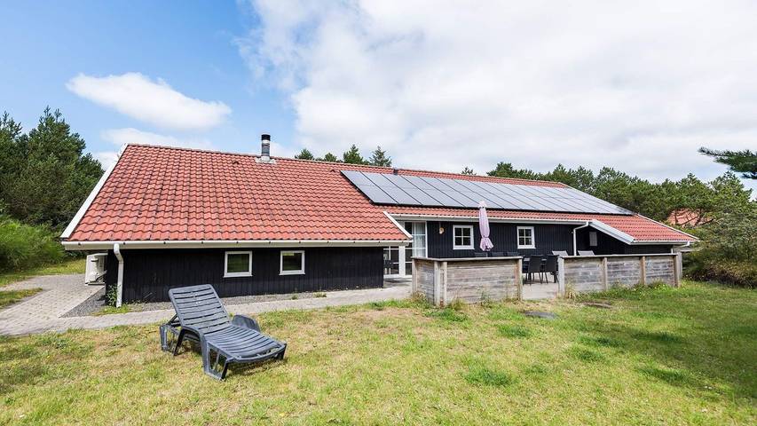 Ferienhaus für 9 Personen, mit Pool und Sauna sowie Whirlpool und Terrasse in Blavand - 2