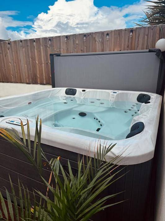 Gîte pour 5 personnes, avec jardin ainsi que terrasse et jacuzzi à Belz - 2