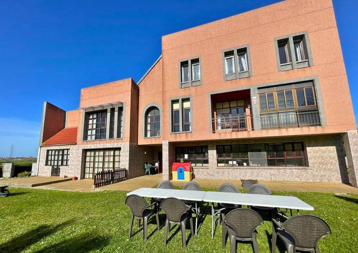 Vakantiewoning voor 21 personen, with zwembad and uitzicht as well as tuin in Santander