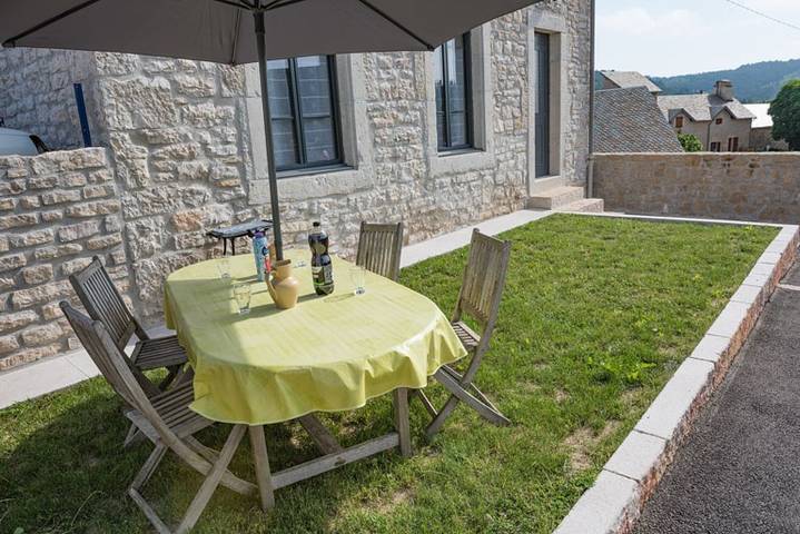 Gîte pour 6 personnes, avec jardin à Chanac - 3