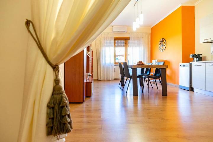 Appartement de vacances pour 4 personnes, avec Balcon ainsi que Terrasse et Vue à Cervaro