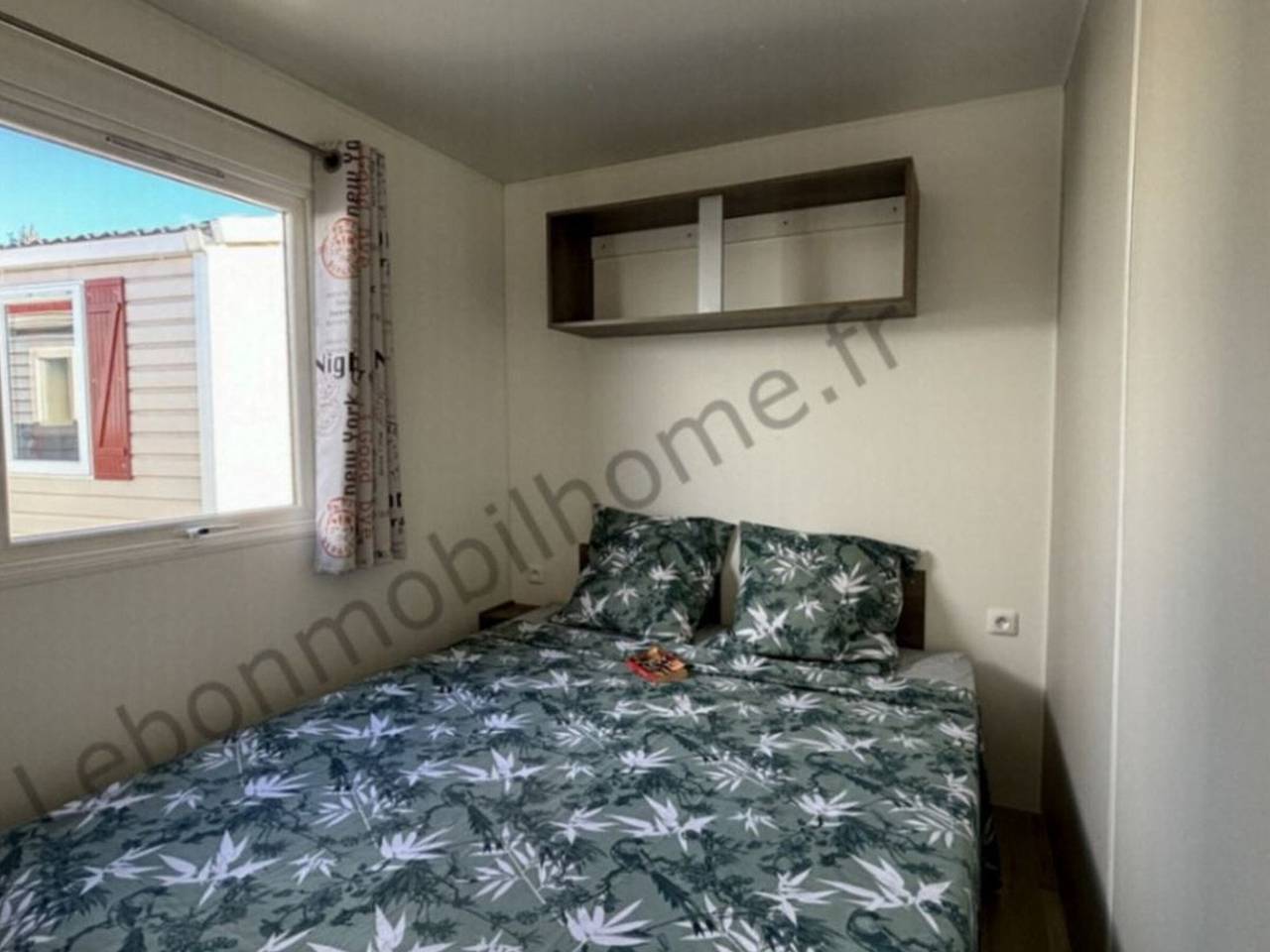 Casa móvil espaciosa con terraza para 6 personas in Tournon-sur-Rhône, Tournon-sur-Rhône región