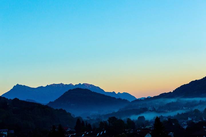 Estudio entero, Apartamento estudio 'Hyper-Centre Villa Isabelle' con vistas a la montaña y Wi-Fi in Allevard, Isère